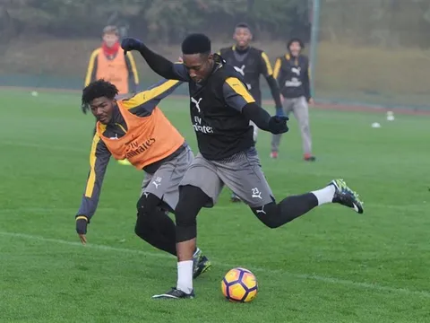 'Thánh lốp' tái xuất ở FA Cup