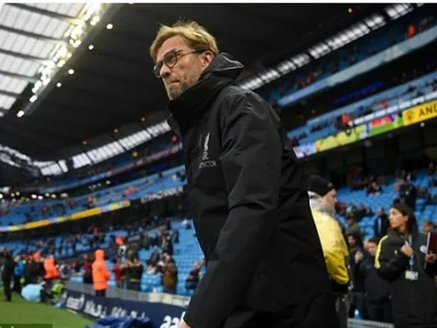 Thầy trò Klopp hừng hực khí thế tiến vào Etihad