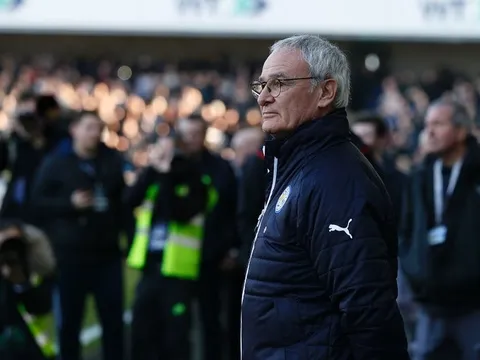 Thế giới bóng đá bất bình khi Ranieri bị sa thải