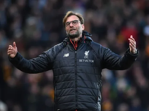 Thói quen khó hiểu của Liverpool