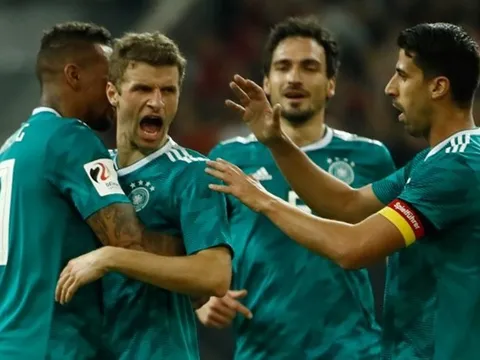 Oezil và Mueller sẽ không có mặt trong trận Đức gặp Brazil