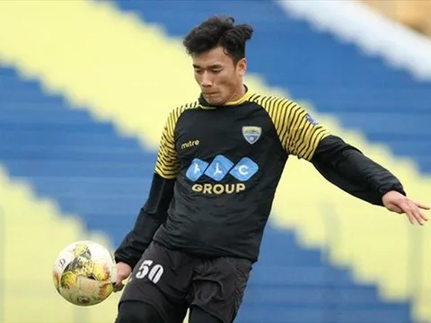 Thủ môn Tiến Dũng được HLV Bali United khen ngợi