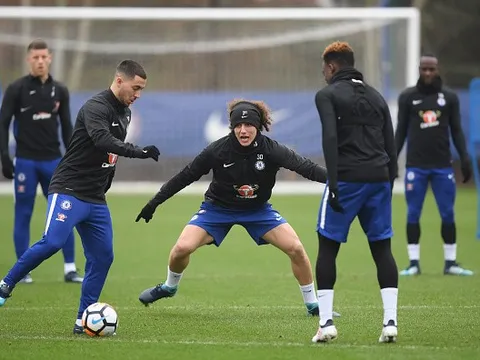 Thua Arsenal, Chelsea 'hành hạ' Luiz để giải khuây