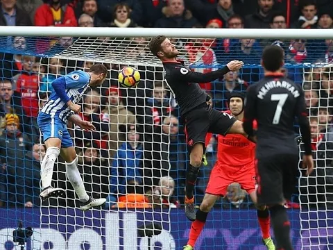 Thua bạc nhược Brighton, ngày Wenger lên "ghế điện" không còn xa