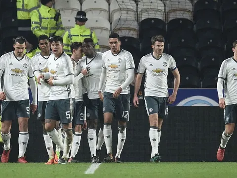 Thua bạc nhược Hull City, Man Utd vẫn góp mặt tại Chung kết