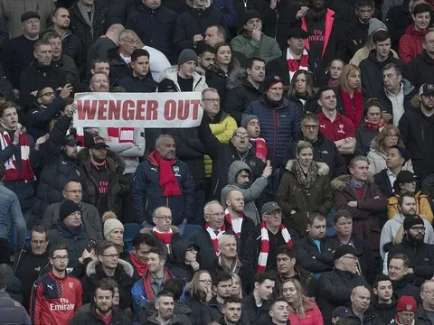 Thua Brighton, HLV Wenger đổ lỗi cho lịch thi đấu