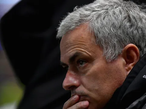 Thua sấp mặt trước Tottenham, HLV Mourinho giận sôi máu