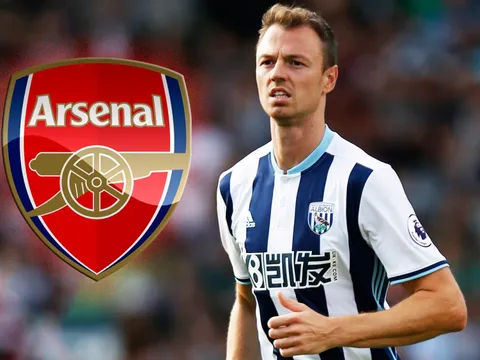 Thua thiệt Man City, Wenger từ bỏ thương vụ Jonny Evans