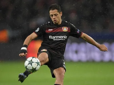 Thực hư vụ Chelsea chiêu mộ Chicharito
