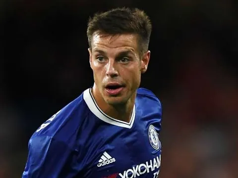 Tiếp cận sao Chelsea, Barca nếm trái đắng