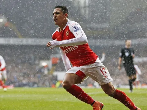 Tiết lộ: CĐV Arsenal không muốn giữ Sanchez, Oezil