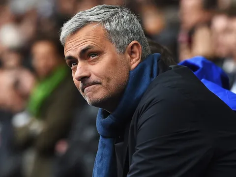 Tiết lộ: Oezil bị Mourinho mắng 'sấp mặt'