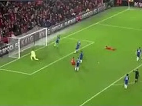 Tình huống bỏ lỡ khó tin của Firmino vs Chelsea