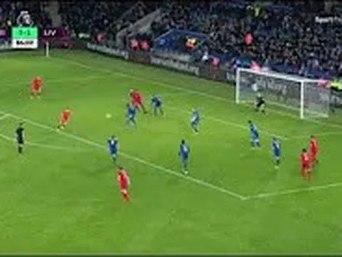 Tình huống 'công nhân' Nathaniel Clyne hóa thành Di Maria