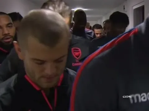 Tình huống dẫn đến chấn thương của Wilshere trong trận đấu với Chelsea