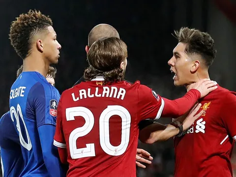Tình huống Mason Holgate và Roberto Firmino suýt tẩn nhau