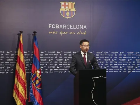 Tờ Sport: Barca đừng mua cầu thủ dự bị nữa!