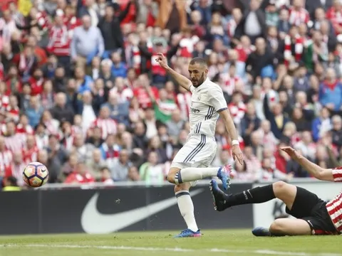 Toả sáng, Benzema vào top 10 chân sút hay nhất Real Madrid