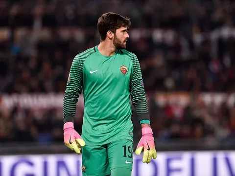 Tỏa sáng rực rỡ, thủ môn Roma khiến PSG, Liverpool 'thổn thức'