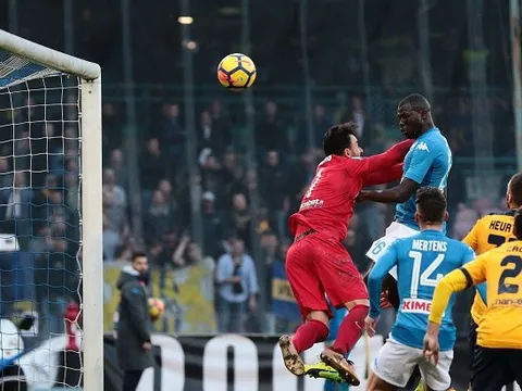 Tỏa sáng thay tiền đạo, Koulibaly gieo sầu cho Juve