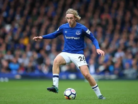 Tom Davies - Viên ngọc quý trong tay Big Sam