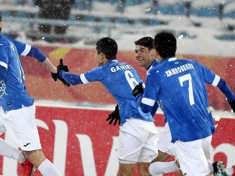 Tổng thống Uzbekistan gọi cầu thủ U23 là người hùng đất nước