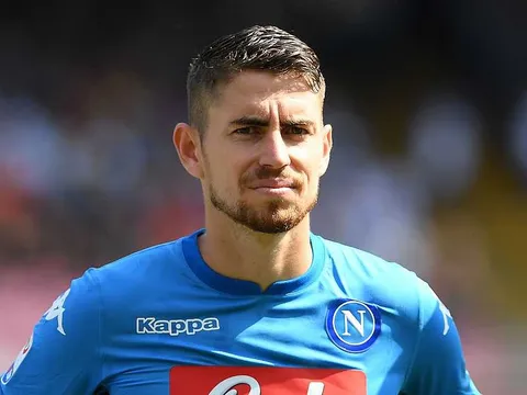 Tottenham và Man Utd thay nhau "xâu xé" Napoli