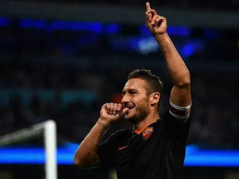Totti, Terry và top 10 cầu thủ trung thành nhất