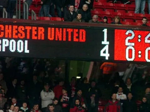 Trận cầu kinh điển: Manchester United 1-4 Liverpool (2008/09)