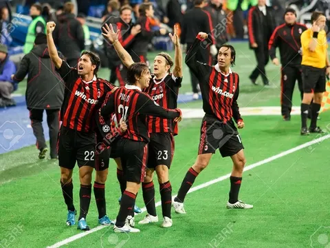 Trận cầu kinh điển: Real Madrid 2-3 AC Milan (2009/10)