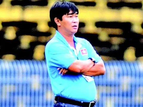 Trần Minh Chiến và… “cả nhà đá bóng”