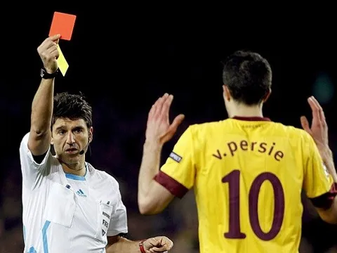 Trận thua cay đắng nhất của Arsenal trước Barca