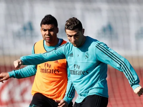 Trở lại với cú đúp, mùa giải giờ mới bắt đầu với Ronaldo