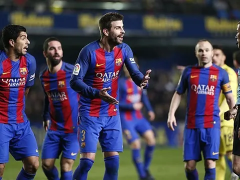 Gerard Pique chịu án phạt vì chỉ trích trọng tài