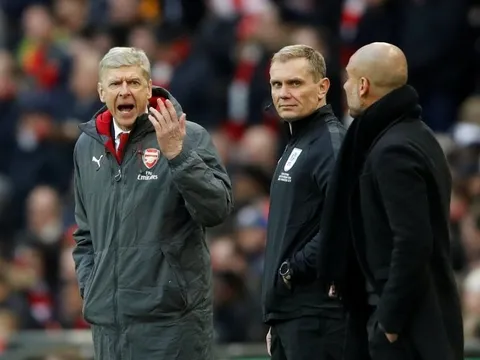 Trọng tài thứ 4 "xát thêm muối" vào nỗi đau của Arsenal
