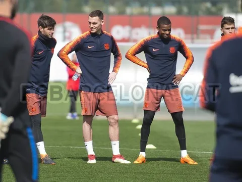Trụ cột vắng bóng, sân tập Barcelona vẫn rộn ràng