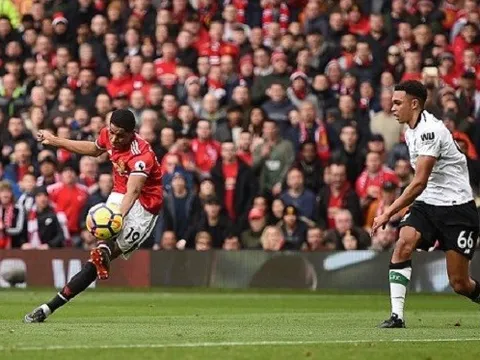 TRỰC TIẾP Man Utd 2-1 Liverpool: Liverpool vùng lên (KẾT THÚC)
