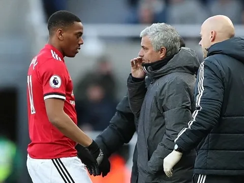 TRỰC TIẾP Newcastle 1-0 Man Utd: Martial quá đen đủi (KẾT THÚC)