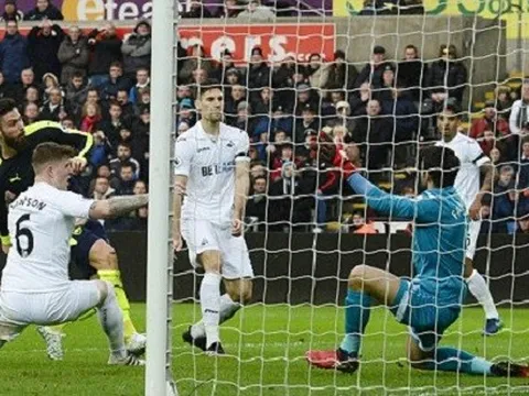 TRỰC TIẾP Swansea 0-4 Arsenal: Sanchez lập công (Kết thúc)