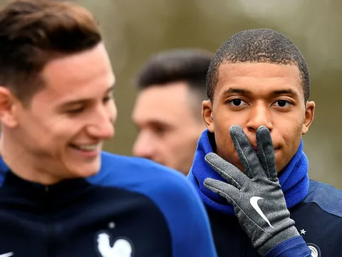 Truyền thông mơ về song sát Benzema - Mbappe, người Real nói gì?