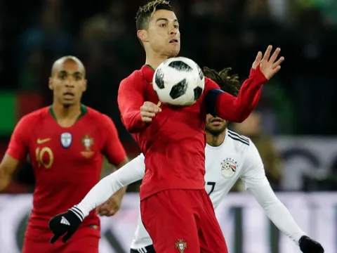 Ronaldo và sức mạnh không thể kiểm soát