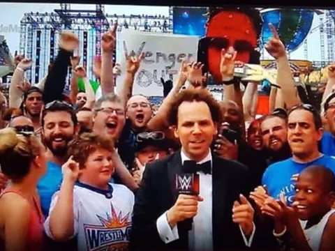 Từ Ngoại hạng Anh đến WWE, Wenger xuất hiện ở mọi nơi
