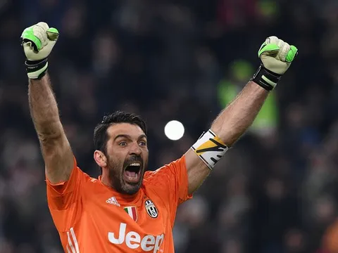 Từ Pirlo đến Ibrahimovic - Đội hình những danh thủ từng sát cánh cùng Gianluigi Buffon