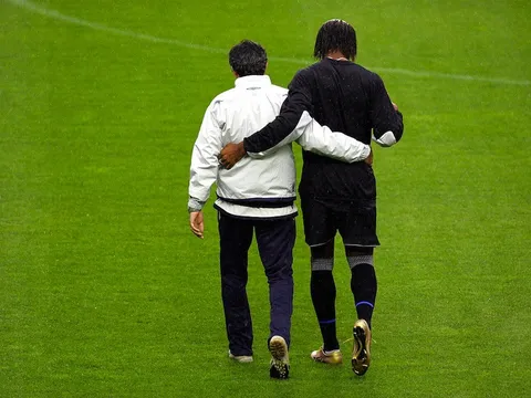 Tự truyện Drogba: Trở lại Chelsea theo tiếng gọi của thầy Mourinho
