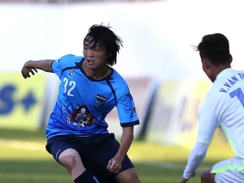 Tuấn Anh chúc Yokohama FC thăng hạng J.League