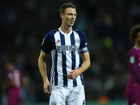 Tương lai Jonny Evans: Arsenal và Man City tung 'tuyệt chiêu'