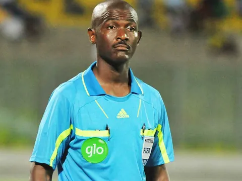  'Tưởng tượng' penalty, trọng tài bị FIFA treo còi vĩnh viễn
