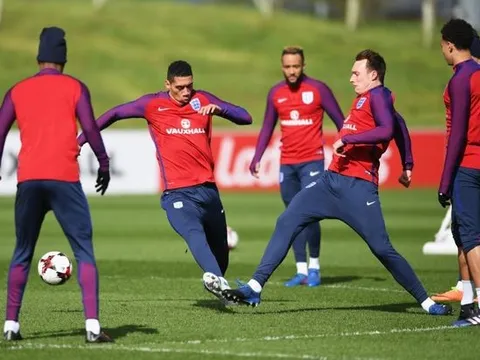 Tuyển Anh và Man Utd đón tin dữ