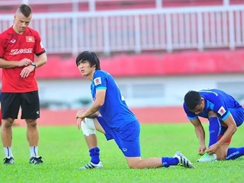 HLV Hữu Thắng chê bác sĩ nội trước đợt tập trung của U23 Việt Nam