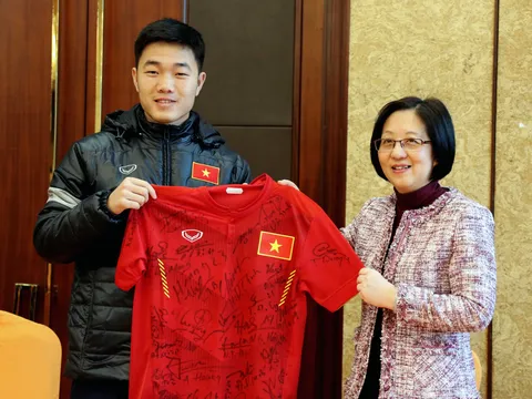 U23 Việt Nam đón đoàn khách đặc biệt
